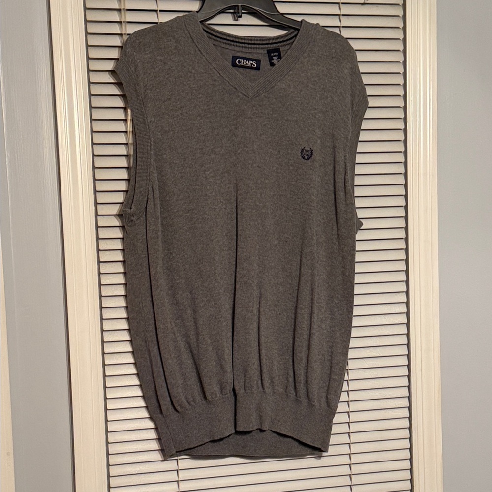 Chaps Men's Charcoal V-Neck Sweater Vest